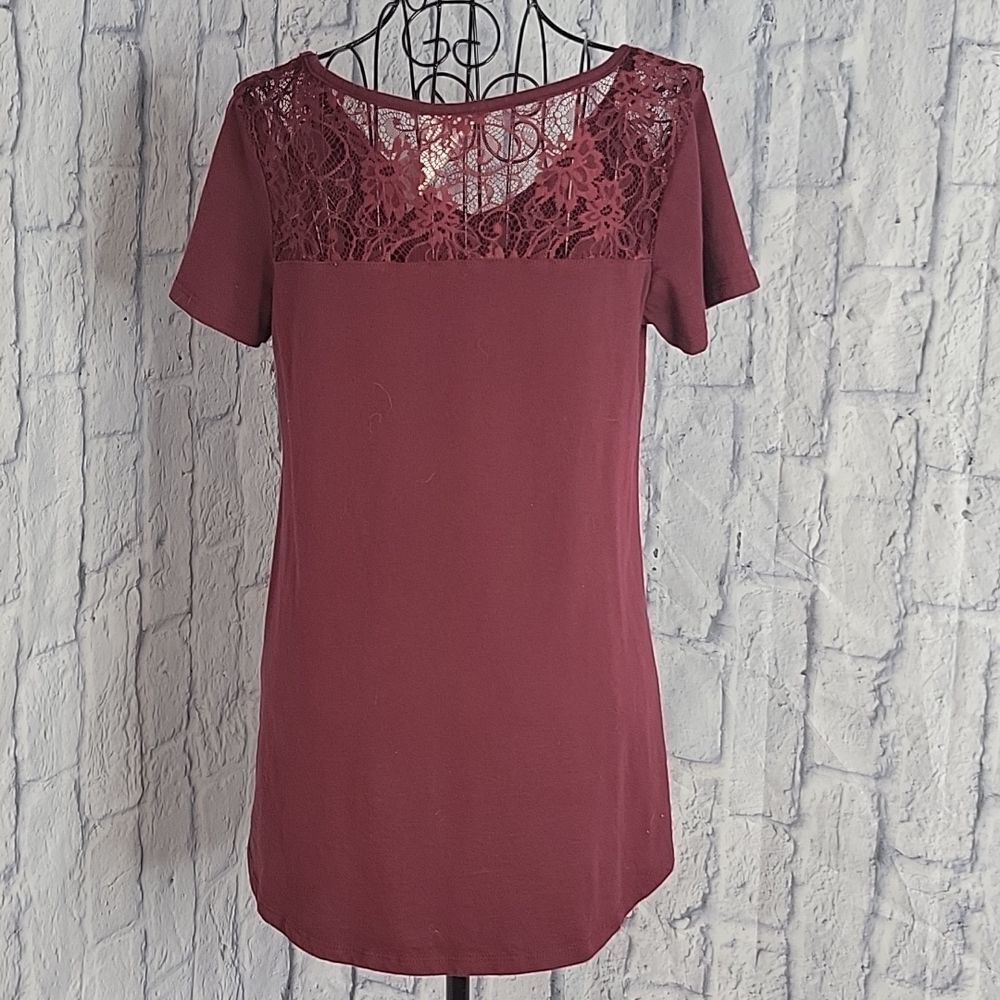 PEANUTS Snoopy Maroon Lace Shirt Medium - Picture 5 of 6